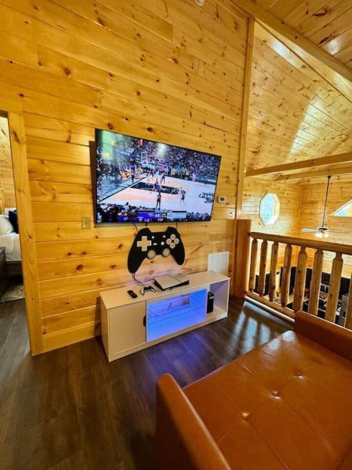 New! Indoor Pool/Ps 5/Hot Tub/Parkway Βίλα Pigeon Forge Εξωτερικό φωτογραφία