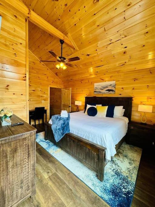 New! Indoor Pool/Ps 5/Hot Tub/Parkway Βίλα Pigeon Forge Εξωτερικό φωτογραφία