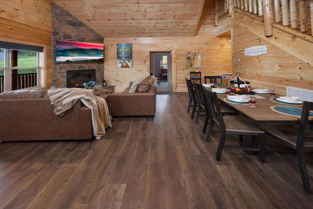 New! Indoor Pool/Ps 5/Hot Tub/Parkway Βίλα Pigeon Forge Εξωτερικό φωτογραφία