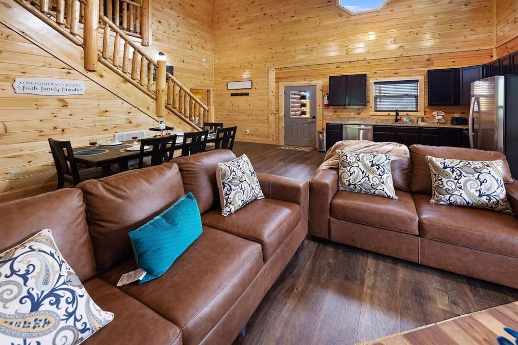 New! Indoor Pool/Ps 5/Hot Tub/Parkway Βίλα Pigeon Forge Εξωτερικό φωτογραφία