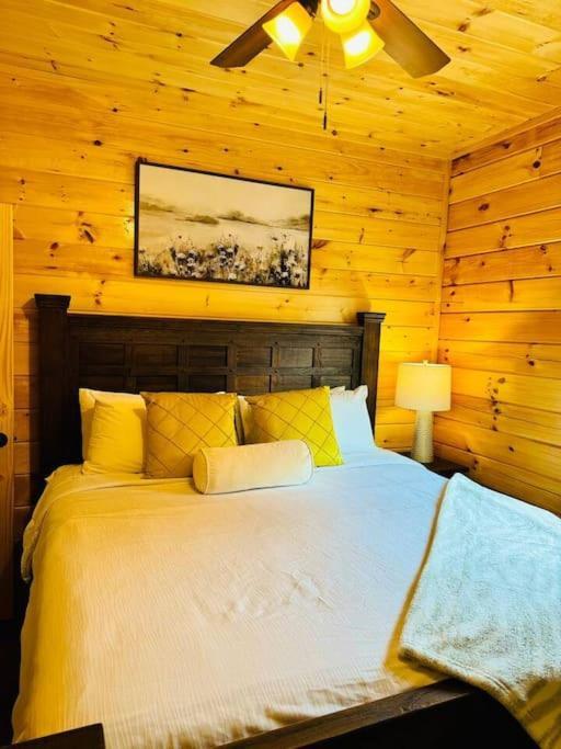 New! Indoor Pool/Ps 5/Hot Tub/Parkway Βίλα Pigeon Forge Εξωτερικό φωτογραφία