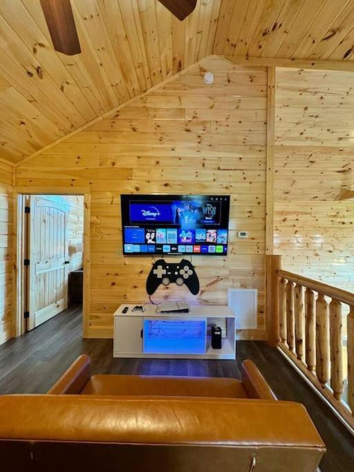 New! Indoor Pool/Ps 5/Hot Tub/Parkway Βίλα Pigeon Forge Εξωτερικό φωτογραφία